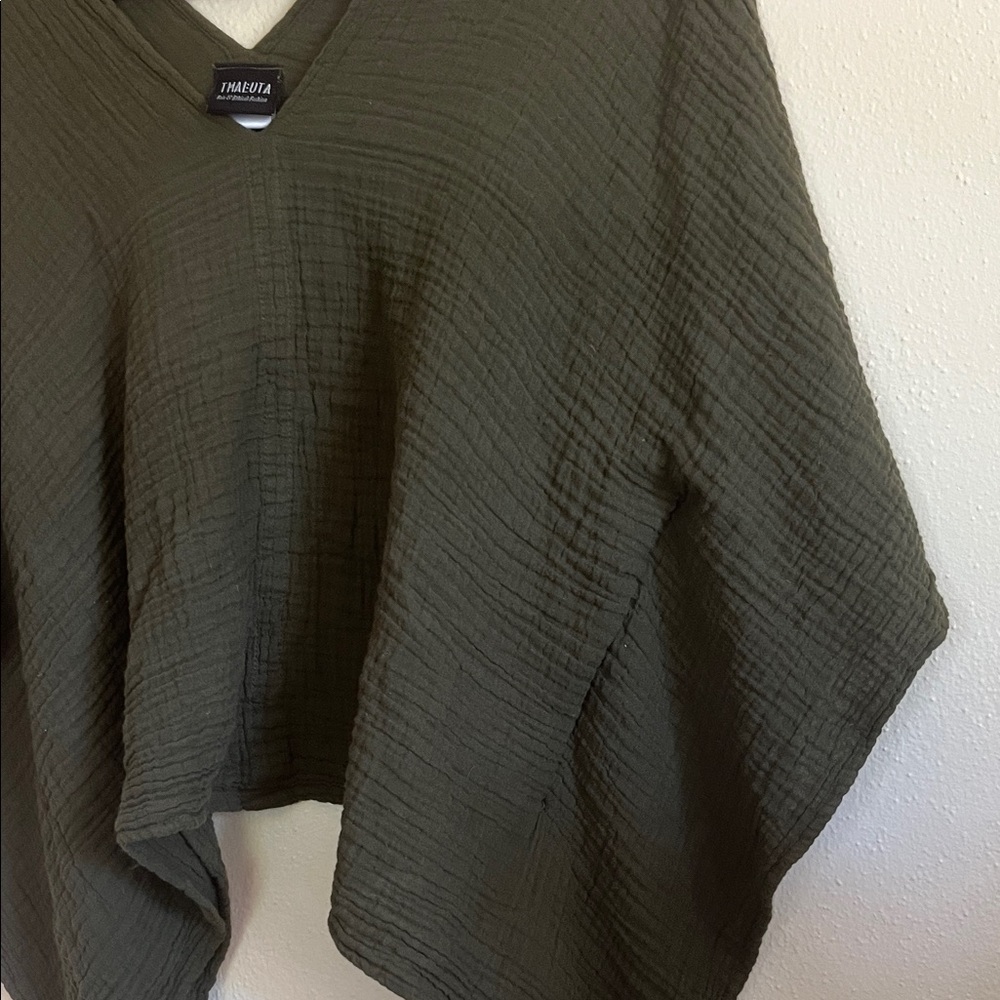 Cotton Muslin Butterfly top - Picture 6 of 7